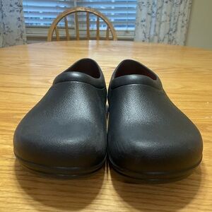 Crocs Lite Ride Black Slip-On  Shoes size 8 women’s or 6 men’s